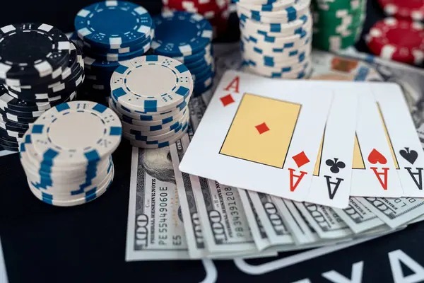 mpo1221 gacor app showing live blackjack and roulette tables with low-data streaming